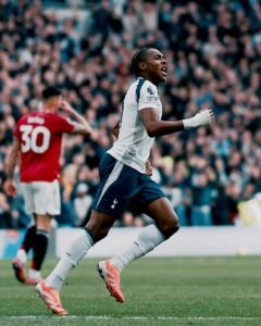 سندرلاند يُوقف سلسلة انتصارات أرسنال والتعادل يحسم قمة توتنهام ومان يونايتد 2