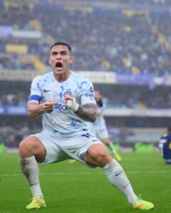 نابولي يفقد نقطتين بتعادله مع كومو ويوفنتوس يفوز على كريمونيسي بالكالشيو 4