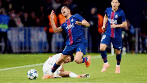 أشرف حكيمي يعاني تمزقًا في الرباط الصليبي 2