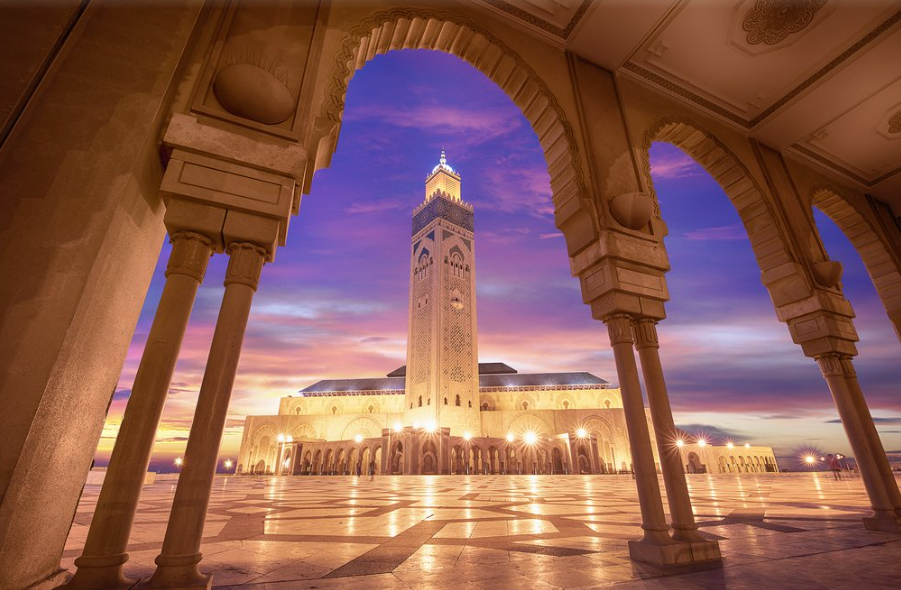 مسجد الحسن الثاني بالدار البيضاء… صرح روحي ومعماري يروي عظمة المغرب بين أمواج الأطلسي 5 مسجد الحسن الثاني في الدار البيضاء،