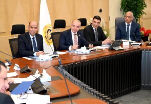 تحالف وزاري لدعم التصدير.. تشغيل مستقر وتوسع خارجي للملابس الجاهزة 3