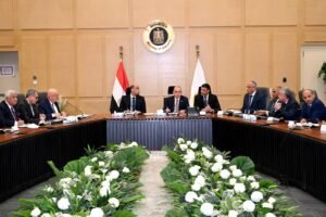 تحالف وزاري لدعم التصدير.. تشغيل مستقر وتوسع خارجي للملابس الجاهزة 2