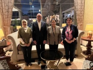 نائب وزير الصحة تبحث تعزيز التعاون الدولي وتطوير خدمات القبالة في المؤتمر الدولي بنيروبي 4