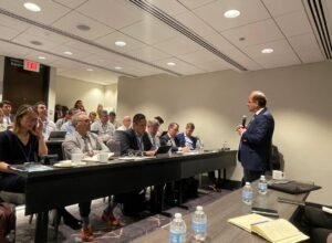 وزير المالية.. فى حوار مفتوح مع عدد من المستثمرين الدوليين نظمه بنك ««RMB بواشنطن 2