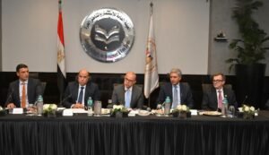 ماذا يحدث داخل الحكومة؟.. 6 وزراء والبنك الدولي يناقشون خطة جذب الإستثمارات 2