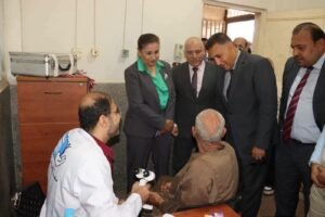 رئيس الوزراء يستعرض حصاد قافلة كفر شكر الطبية.. الكشف على 1627 مواطناً خلال يومين 2