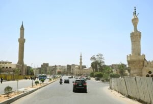 مدبولي يتفقد ترميم وإعادة إحياء مسجد المسبح والمنطقة المحيطة به بوسط القاهرة 5