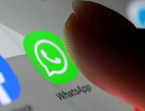 شاشة تطبيق واتساب توضح ميزة حذف وسائط القنوات لتوفير مساحة التخزين على هواتف أندرويد