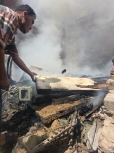 السيطرة على حريق أعلى منزل بشبرا الخيمة 2 حريق بسطح عقار
