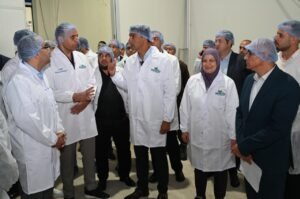 وزير الصناعة يتفقد 4 مصانع بالإسماعيلية ويؤكد: دعم الدولة للتصنيع والتصدير 3