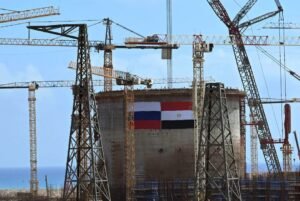 مدبولي يشهد مراسم تركيب وعاء ضغط المفاعل للوحدة النووية الثانية بمحطة الضبعة النووية 6