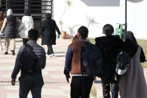 العصبة الحقوقية تطالب بإيقاف الرسوم الجامعية فورا 2 صورة تعبيرية توضح موقف العصبة الحقوقية الرافض للرسوم الجامعية