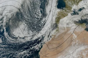 طقس اليوم الثلاثاء يشهد أجواء حارة بالمغرب