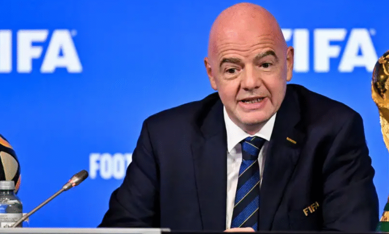 الفيفا" تناقش رفع عدد منتخبات كأس العالم 2030 إلى 64" 2