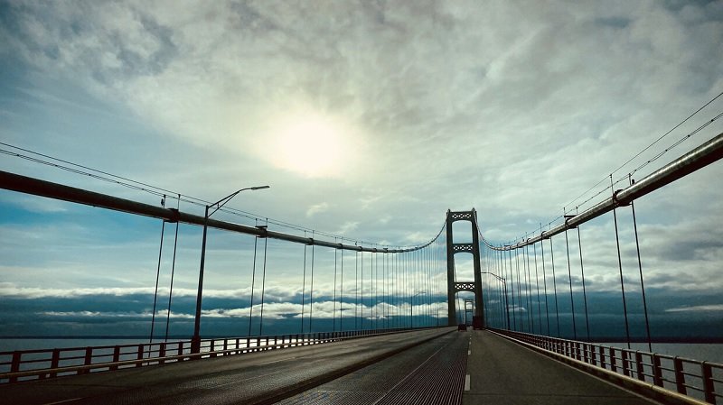 بالفيديو الصين تفتتح أطول جسر في العالم 1