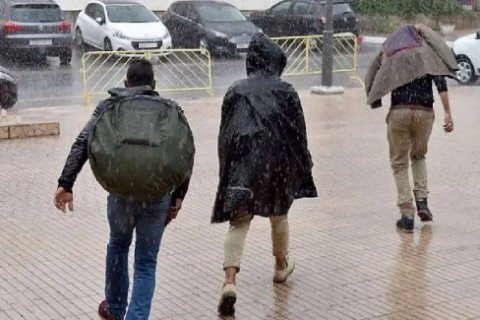 طقس عنيف يضرب المغرب.. تعليق الدراسة وتحذيرات رسمية من سيول وأمطار رعدية 1