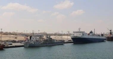 غلق ميناء العريش البحرى بسبب سوء الأحوال الجوية 1