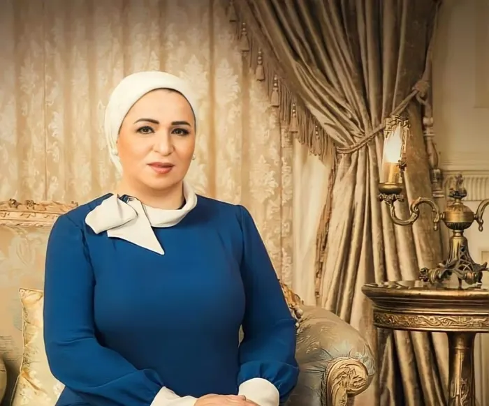 انتصار السيسي تهنئ رجال الشرطة بعيدهم وتؤكد: مصر آمنة بسواعد أبنائها 1