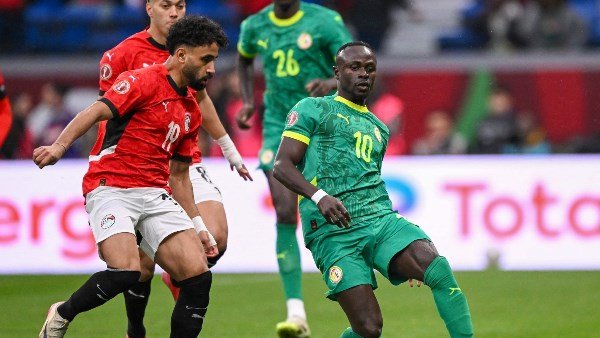 رصاصة ماني تنهي حلم الفراعنة.. منتخب مصر يودع أمم إفريقيا من نصف النهائي | بالصور 1