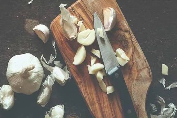 انتبه.. هل تجميد الثوم في الثلاجة قد يسبب السرطان. إليكم الحقيقة العلمية 1