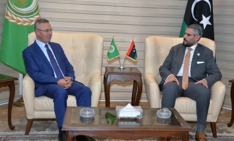 السفير قائد مصطفى يبحث مع مندوب ليبيا لدى الجامعة العربية مستجدات الأوضاع في المنطقة وجهود دعم القضية الفلسطينية 1