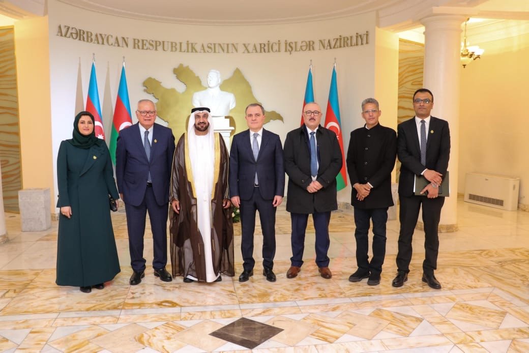 وزير خارجية جمهورية أذربيجان يستقبل رئيس البرلمان العربي في العاصمة باكو 1