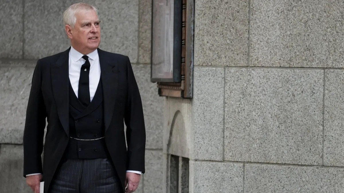 الأمير البريطاني السابق آندرو يترك منزله بعد ظهور ملفات إبستين 1