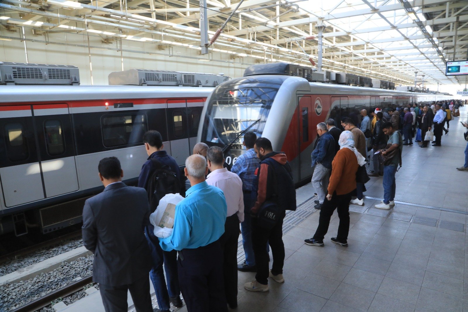 رمضان بلا زحام.. النقل تعلن مواعيد جديدة لتشغيل المترو و«LRT» 1
