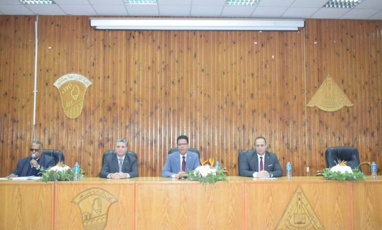 "رئيس جامعة بنها" يترأس مجلس كلية الزراعة ويكرم قياداتها تقديراً لعطائهم 1
