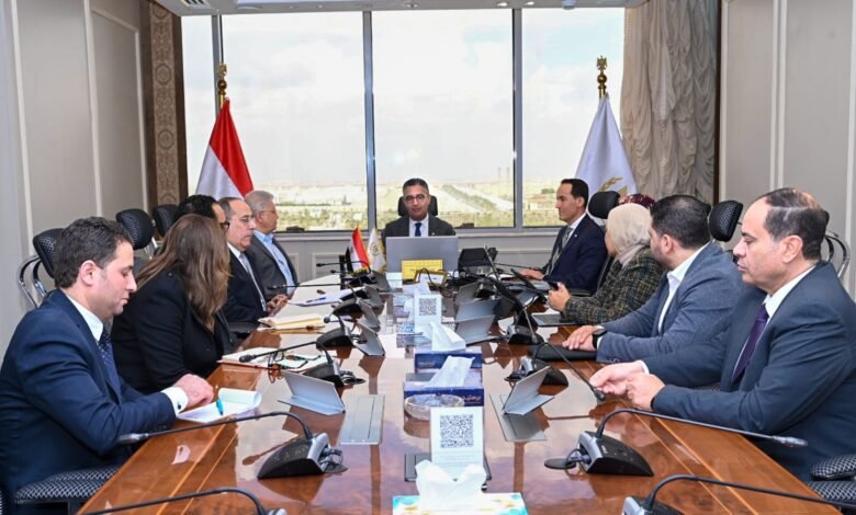 التموين تبحث إعداد الكراتين الغذائية مع حياة كريمة لتلبية احتياجات الأسر الأولى بالرعاية 1