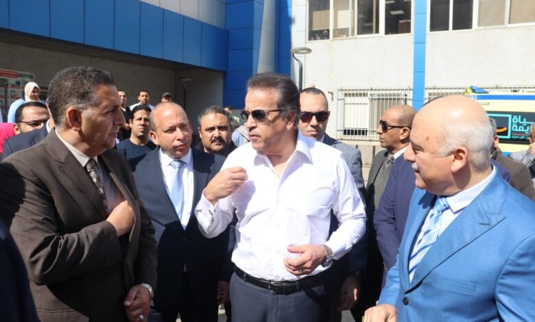 إنقاذ في الدقائق الذهبية.. وزير الصحة ومحافظ القليوبية يتفقدان نموذجاً طبياً غير مسبوق 1