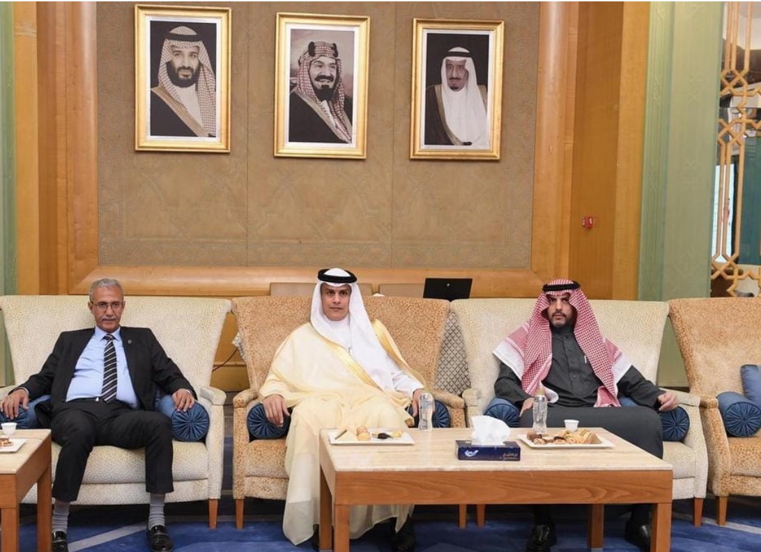 وزارة الشؤون الإسلامية تسلّم هدية خادم الحرمين الشريفين من التمور لمصر 1