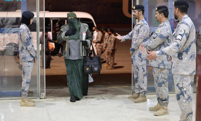 حرس الحدود يستقبل المعتمرين القادمين من مصر عبر ميناء ينبع التجاري لأداء العمرة خلال رمضان 1