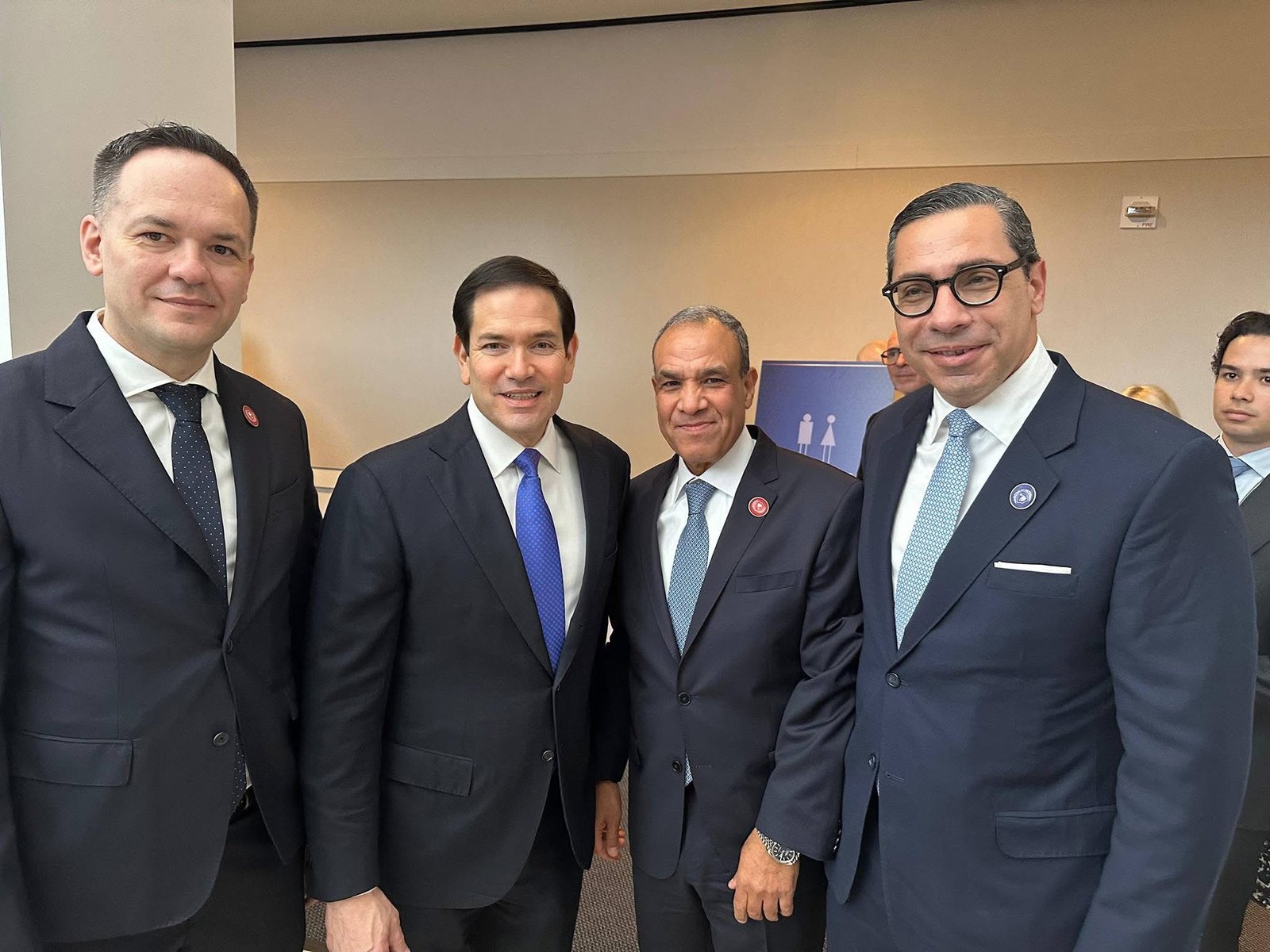 وزير الخارجية المصري يجرى لقاءات مع مسئولين على هامش أول اجتماع لمجلس السلام بواشنطن 1