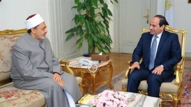 الرئيس السيسي يجري اتصالًا هاتفيًا بشيخ الأزهر للاطمئنان على صحته 7