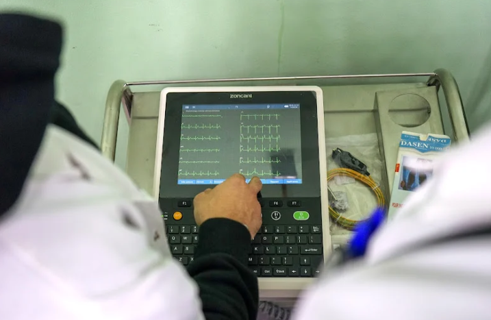 وزارة الصحة تسوي وضعية 88% من الأطباء المقيمين وترقي 8573 مهنياً صحياً 1