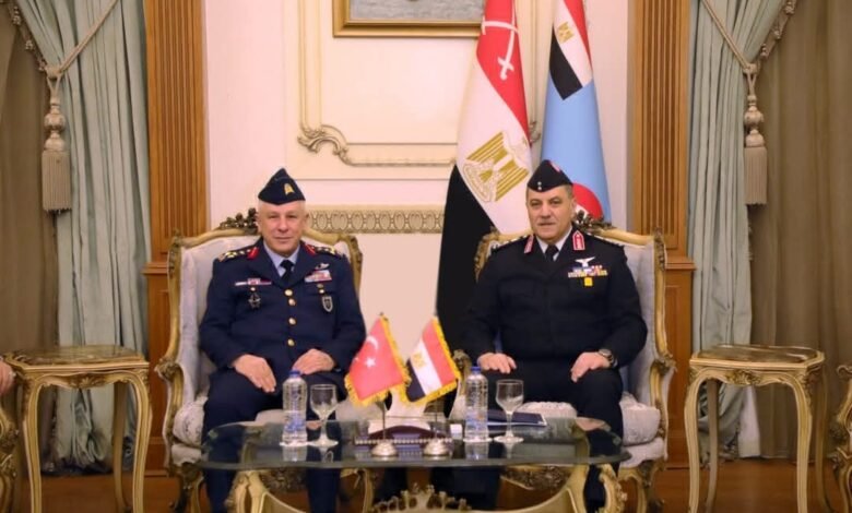 قائد القوات الجوية يلتقى قائد القوات الجوية التركية 1