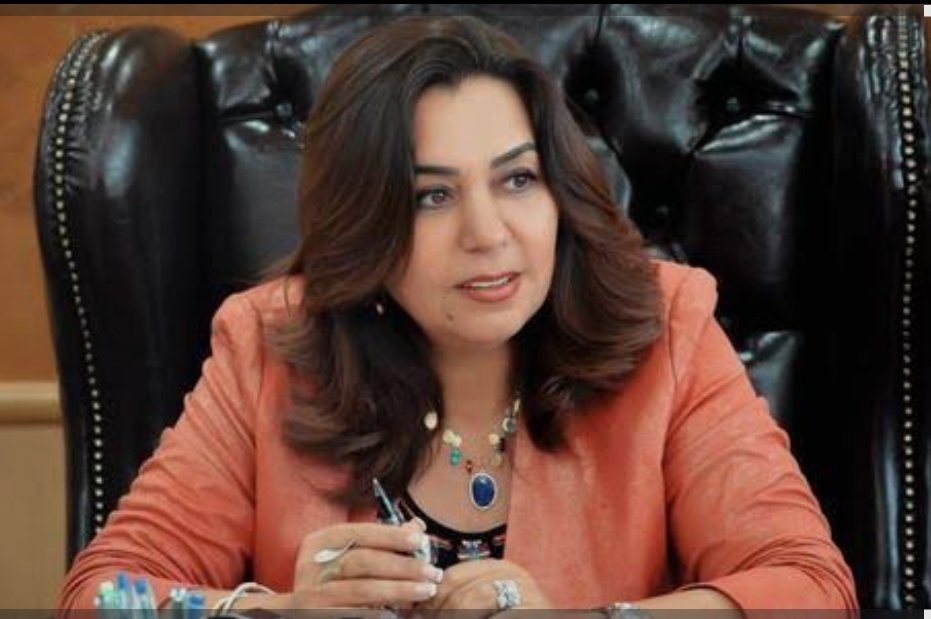 وزيرة البيئة..عدد الطلبات المقدمه لتداول المخلقات الخطرة بالمنشآت الطبية (2377) طلب 1