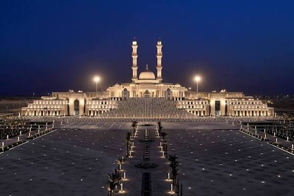 استعداداً للشهر الكريم.. أكبر مساجد المحافظات تتزين وتستعد لفتح أبوابها للمصلين غداً 1