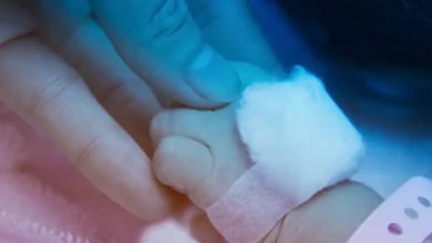 إصابة طفل بشلل أثناء تركيب كانيولا داخل مستشفى بالقليوبية