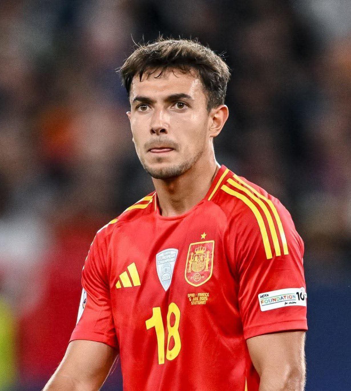 الإتحاد الإسباني يُعلن غياب مايسترو خط الوسط عن مواجهة مصر الودية 1