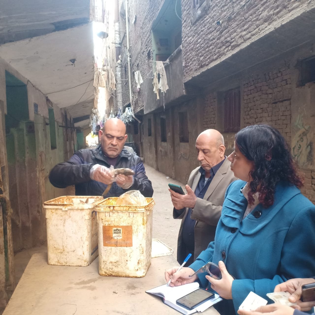 قبل وصوله للمائدة.. ضبط 850 كيلو سردين وسمك بوري فاسد داخل مصنع مخالف بالقليوبية 1