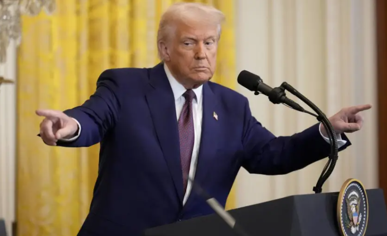 "مضيق ترامب".. دعابة رئاسية تعيد هرمز لواجهة النقاش العالمي 1