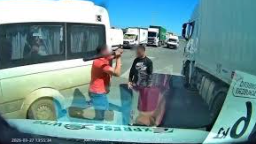 اعتداء على سائق نقل عمال بالقنيطرة يثير جدل فوضى القطاع 1