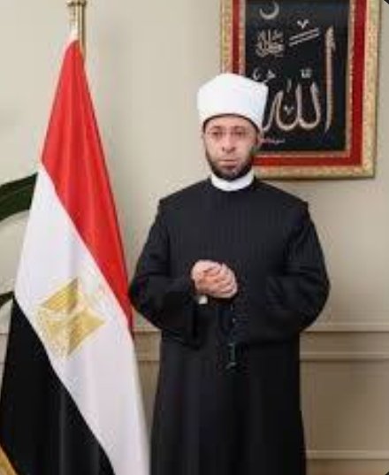 وزير الأوقاف يتوجه بتكريم أحد المواطنين بمحافظة أسوان.. ويؤكد: كرامة الإنسان أولوية 1