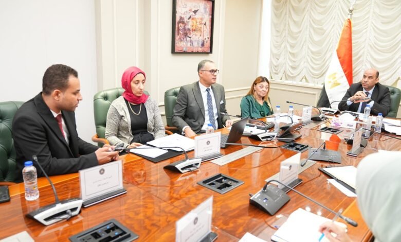 محافظ الجيزة لرؤساء الأحياء والمراكز والمدن الجدد :خدمة المواطن على رأس أولويات العمل التنفيذي 1