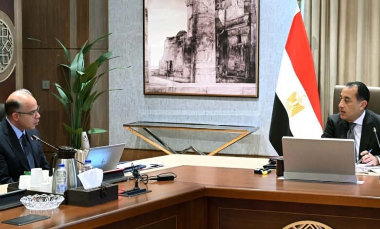 رئيس الوزراء يستعرض مع وزير الاستثمار والتجارة الخارجية عدداً من ملفات العمل 1