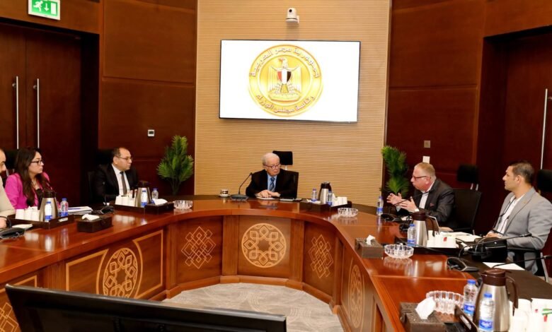 نائب رئيس الوزراء يتابع المشروع القومي للغزل والنسيج.. وخطة لإستعادة أمجاد القطن المصري 1