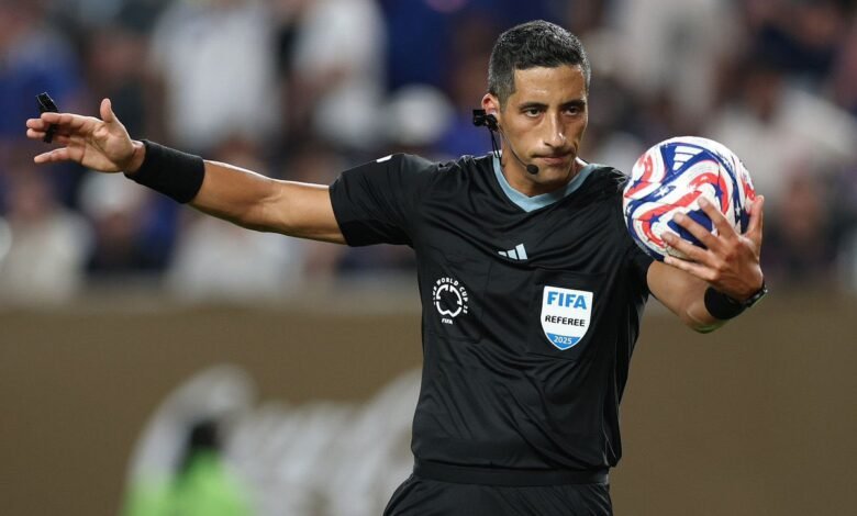 طاقم تحكيم أرجنتيني يُدير مباراة تونس والسويد بمونديال 2026 1
