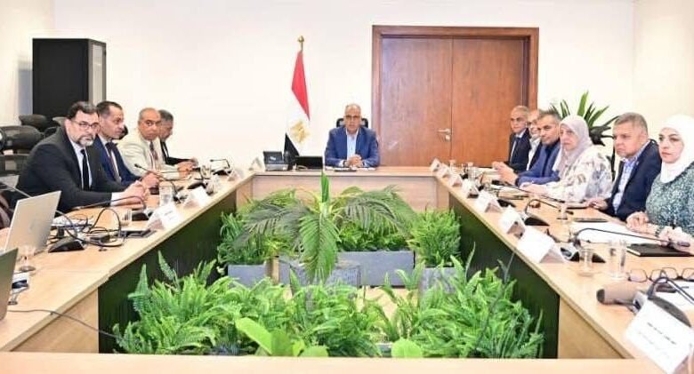 وزير الري يتابع تنفيذ الخطة الاستثمارية الحالية ويستعرض خطة العام المالي 2026 / 2027 1